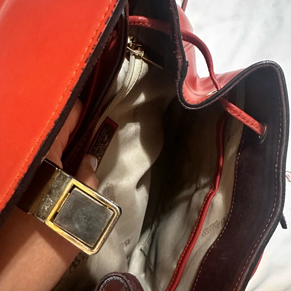 A Bellucci made in Italy 100% leather  backpack elegant - Picture 3 of 4